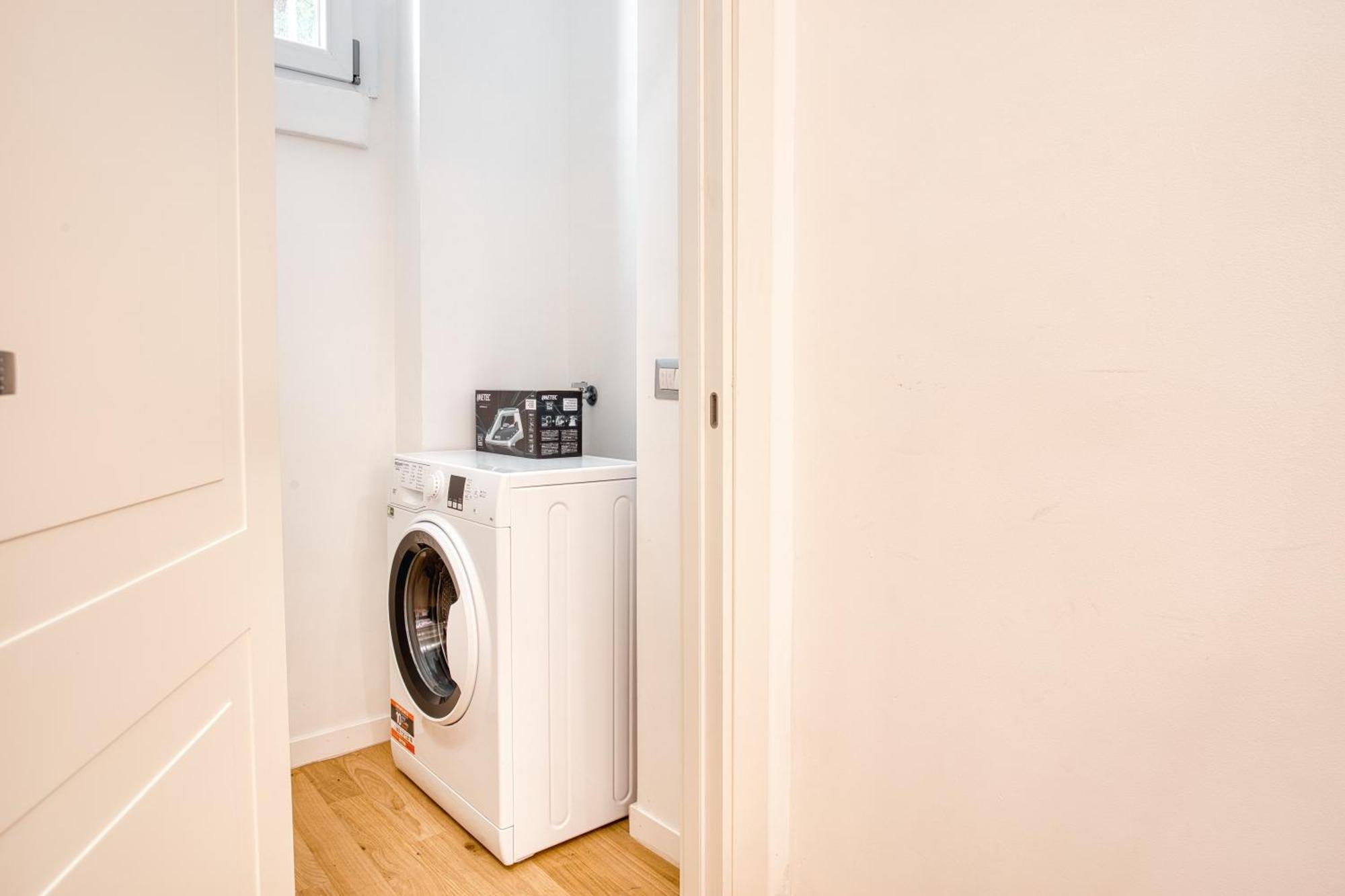Walk To Navigli - Via Gola - 2 Bedrooms Apt ميلان المظهر الخارجي الصورة