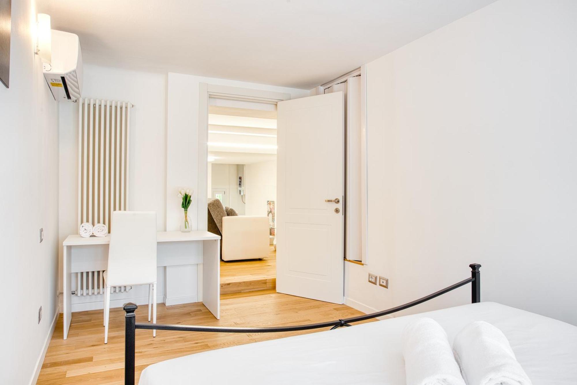 Walk To Navigli - Via Gola - 2 Bedrooms Apt ميلان المظهر الخارجي الصورة