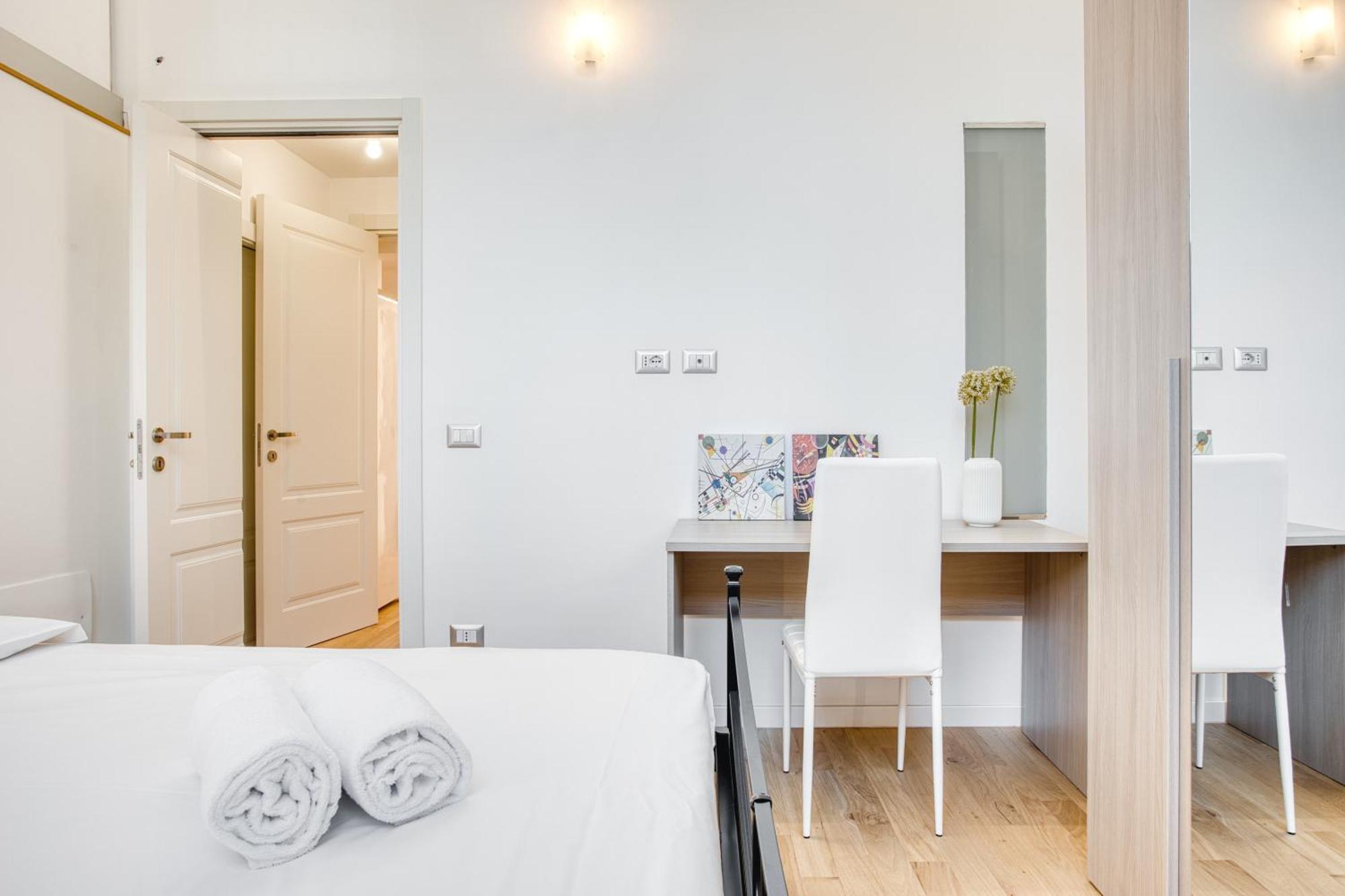 Walk To Navigli - Via Gola - 2 Bedrooms Apt ميلان المظهر الخارجي الصورة