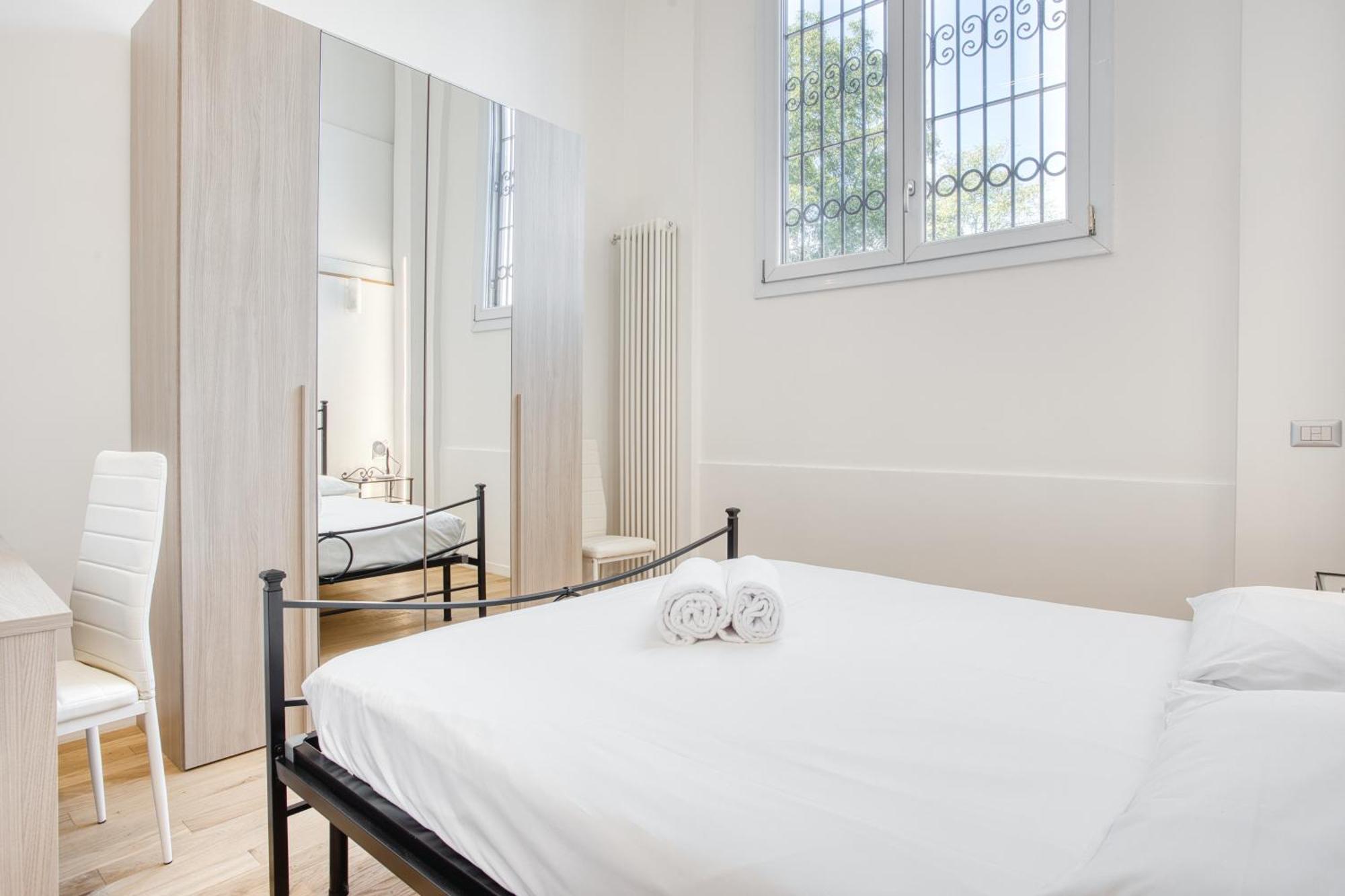 Walk To Navigli - Via Gola - 2 Bedrooms Apt ميلان المظهر الخارجي الصورة
